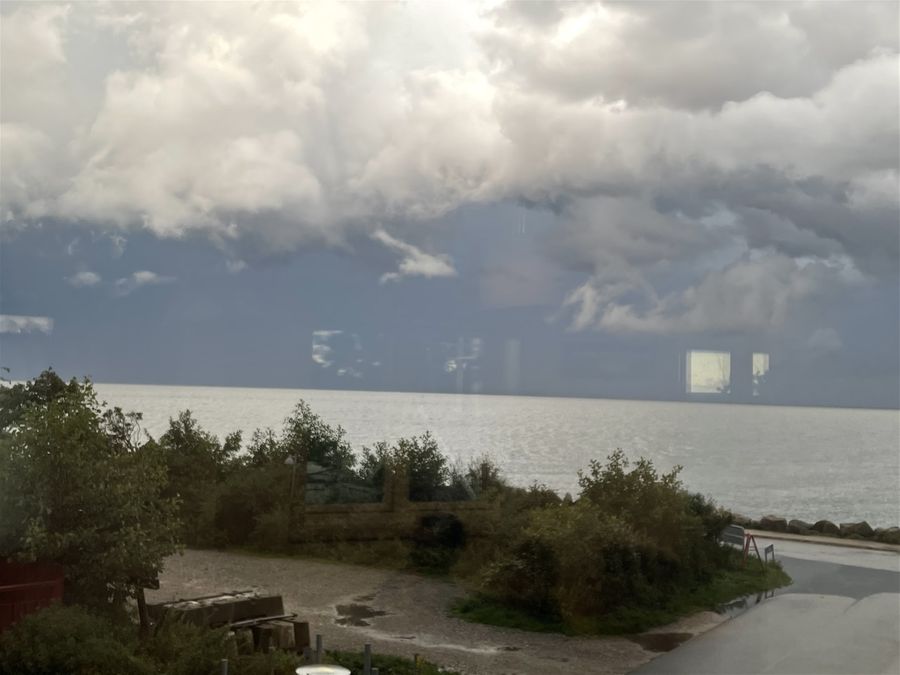 Et kig ud over vandet fra klubhuset